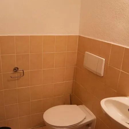 Sleep & Go - Doppelter Bergblickzimmer Mit Gemeinsamen Badezimmern ゲストハウス *