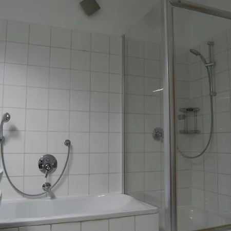 ゲストハウス Sleep & Go - Doppelter Bergblickzimmer Mit Gemeinsamen Badezimmern